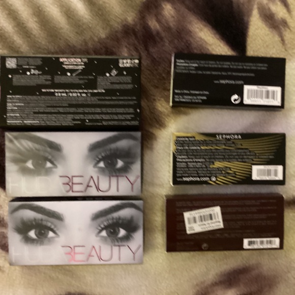 Lashes - Picture 2 of 8